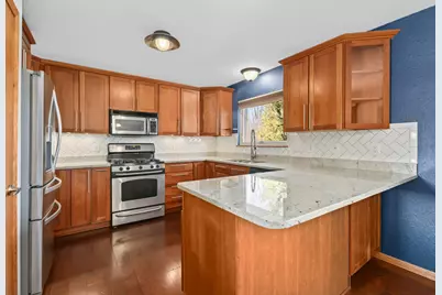 2512  Rebecca Dr, Racine, WI 53402 - Photo 11