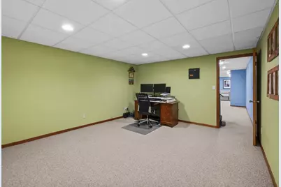 2512  Rebecca Dr, Racine, WI 53402 - Photo 37