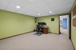 2512 Rebecca Dr, Racine, WI 53402 - Photo 37