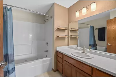 2512  Rebecca Dr, Racine, WI 53402 - Photo 19