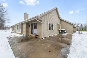 219 Westfield Way, Pewaukee, WI 53072 - Photo 19