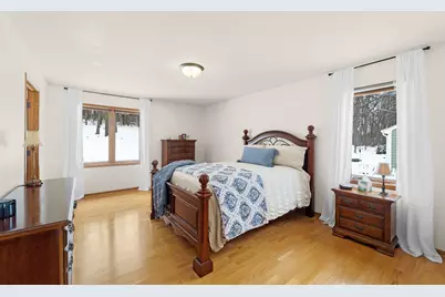 219  Westfield Way, Pewaukee, WI 53072 - Photo 11