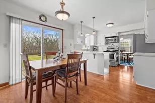 10235 W Cascade Dr, Franklin, WI 53132 - Photo 5