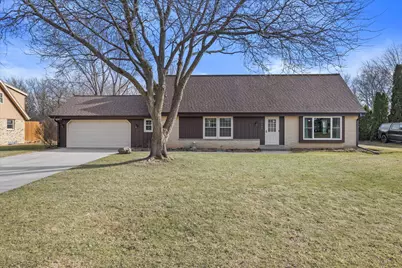 10235 W Cascade Dr, Franklin, WI 53132 - Photo 31