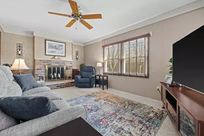 10235 W Cascade Dr, Franklin, WI 53132 - Photo 9