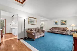 10235 W Cascade Dr, Franklin, WI 53132 - Photo 15