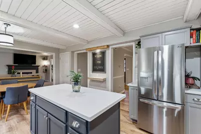 S83W32784 N Oak Tree Ct, Mukwonago, WI 53149 - Photo 11