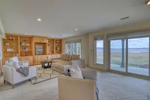 N24W30375 Crystal Springs Dr, Delafield, WI 53072 - Photo 35