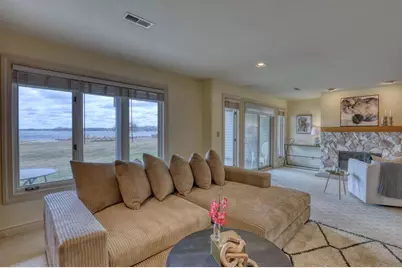 N24W30375  Crystal Springs Dr, Delafield, WI 53072 - Photo 37