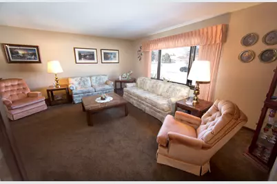 15175 W Kingsway Dr, New Berlin, WI 53151 - Photo 3