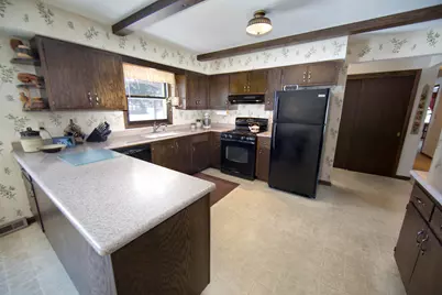 15175 W Kingsway Dr, New Berlin, WI 53151 - Photo 7