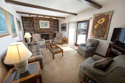 15175 W Kingsway Dr, New Berlin, WI 53151 - Photo 9