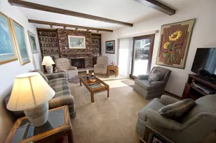 15175 W Kingsway Dr, New Berlin, WI 53151 - Photo 9