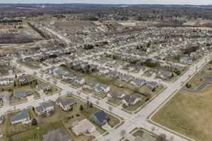 3800 Rivers Crossing Dr, Waukesha, WI 53189 - Photo 49