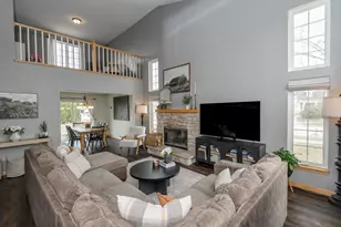 3800 Rivers Crossing Dr, Waukesha, WI 53189 - Photo 7