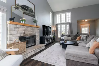 3800  Rivers Crossing Dr, Waukesha, WI 53189 - Photo 9