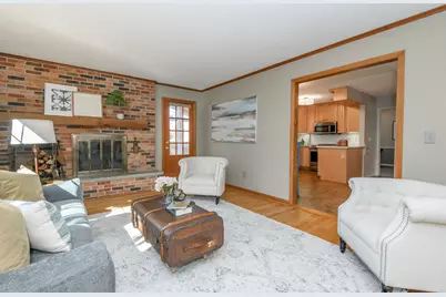 616  Westminster Dr, Waukesha, WI 53186 - Photo 3