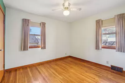 3163 S 28th St, Milwaukee, WI 53215 - Photo 15