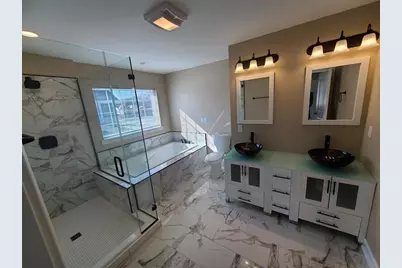 1629 N 20th St, Milwaukee, WI 53205 - Photo 11