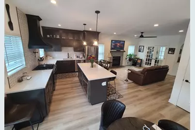 1607 N 21st St, Milwaukee, WI 53205 - Photo 5