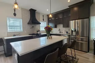 1607 N 21st St, Milwaukee, WI 53205 - Photo 7