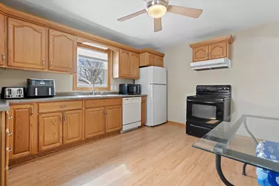 915  Carol St, Watertown, WI 53094 - Photo 11