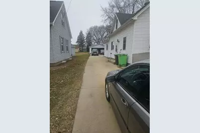 914  Madison St, Beaver Dam, WI 53916 - Photo 3