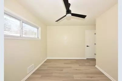 8106 W Herbert Ave, Milwaukee, WI 53218 - Photo 19