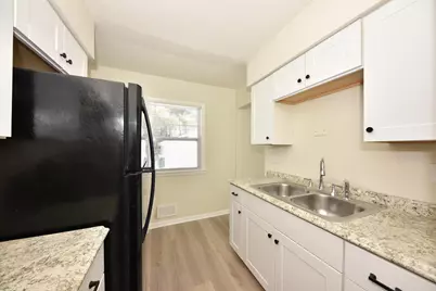 8106 W Herbert Ave, Milwaukee, WI 53218 - Photo 11