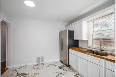 7721  14th Ave, Kenosha, WI 53143 - Photo 9