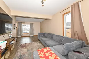 8325 N 93rd St, Milwaukee, WI 53224 - Photo 9