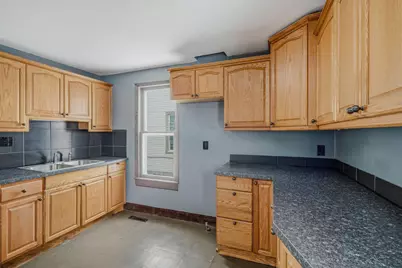 4722 W Garfield Ave, Milwaukee, WI 53208 - Photo 9