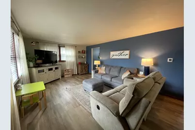 137  Chippewa Dr, Sheboygan Falls, WI 53085 - Photo 3