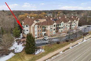 N74W13737 Appleton Ave, Menomonee Falls, WI 53051 - Photo 7