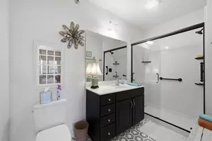 N74W13737 Appleton Ave, Menomonee Falls, WI 53051 - Photo 9