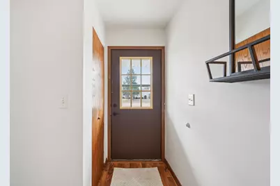 1384  Honeysuckle Rd, Hartford, WI 53027 - Photo 7