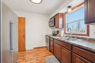 1384 Honeysuckle Rd, Hartford, WI 53027 - Photo 9