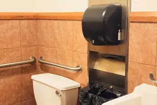 1526 Washington Ave, Racine, WI 53403 - Photo 5