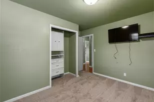 7200 W Grantosa Dr, Milwaukee, WI 53218 - Photo 17