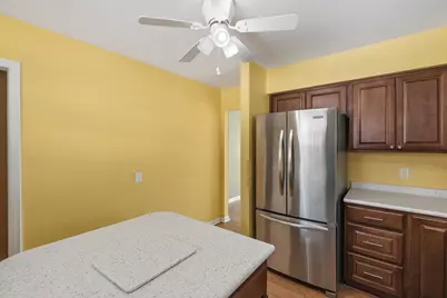 7200 W Grantosa Dr, Milwaukee, WI 53218 - Photo 9