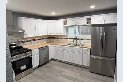 4826 N 51st Blvd, Milwaukee, WI 53218 - Photo 11