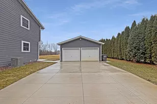 W813 Co Rd L, East Troy, WI 53120 - Photo 5