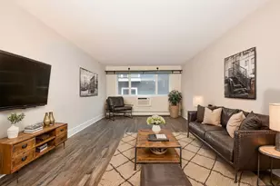 2121 N Cambridge Ave, Milwaukee, WI 53202 - Photo 9