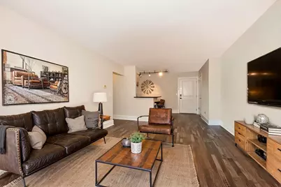 2121 N Cambridge Ave #205, Milwaukee, WI 53202 - Photo 7