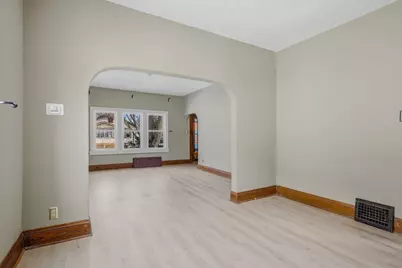 3163 S Brisbane Ave, Milwaukee, WI 53207 - Photo 13