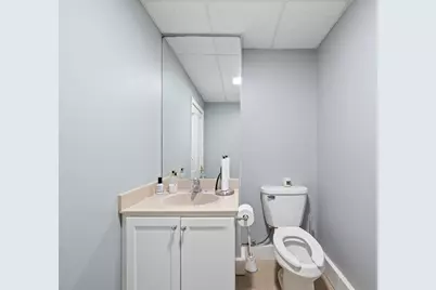 226  Broad St #Upper, Lake Geneva, WI 53147 - Photo 17