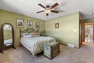 W179N9773 Riversbend Circle, Germantown, WI 53022 - Photo 21