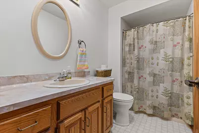 W179N9773  Riversbend Cir, Germantown, WI 53022 - Photo 17