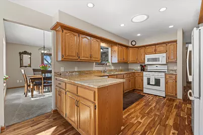 W179N9773  Riversbend Cir, Germantown, WI 53022 - Photo 13