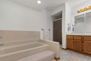 W179N9773 Riversbend Circle, Germantown, WI 53022 - Photo 23